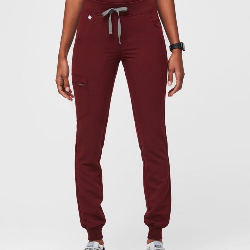 Figs Zamora Jogger Scrub Pants Size Small Petite color Burgundy